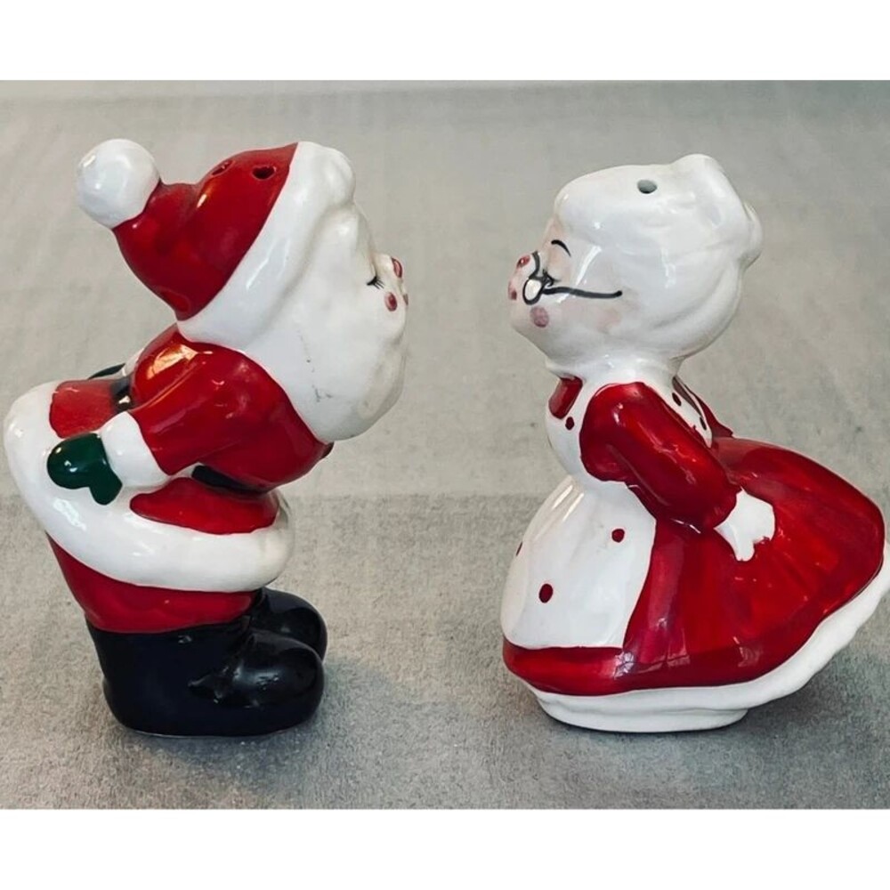Vintage Lefton Kissing Santa & Mrs. Claus Salt & Pepper Shakers Sets